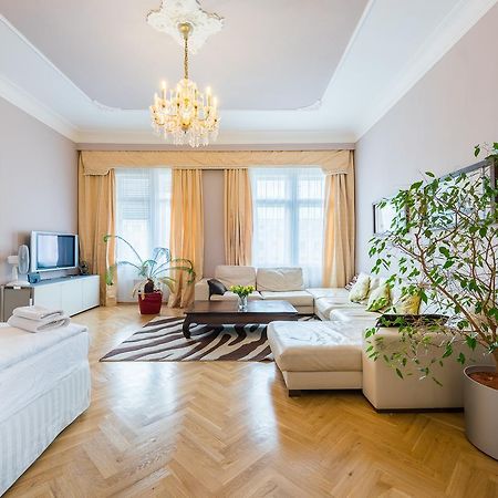 Wenceslas Square Apartment Прага Экстерьер фото