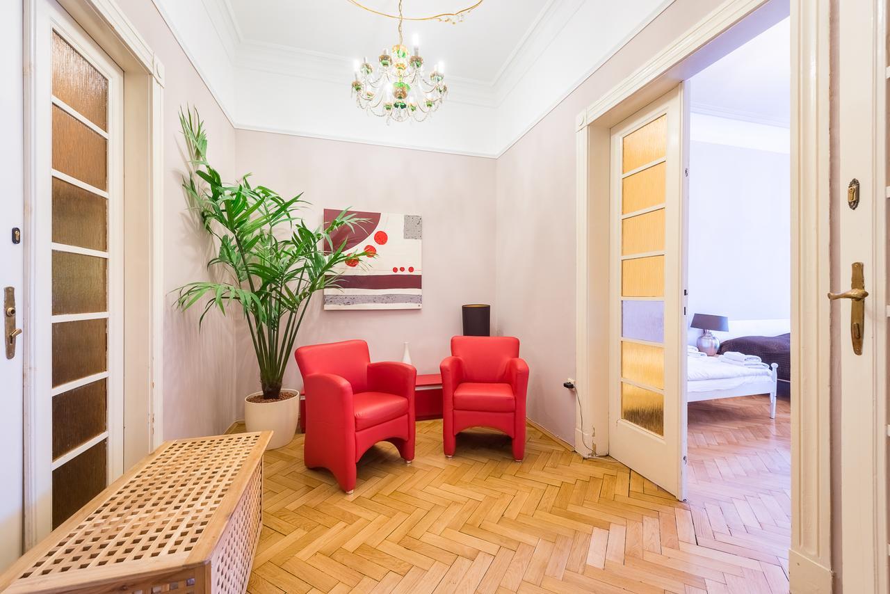 Wenceslas Square Apartment Прага Экстерьер фото
